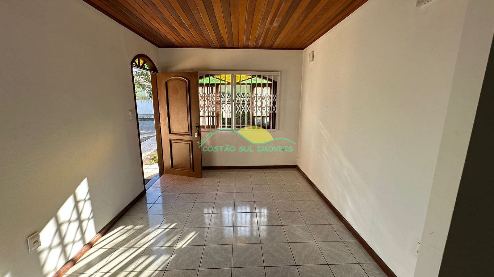 Casa à venda e aluguel com 3 quartos, 240m² - Foto 7