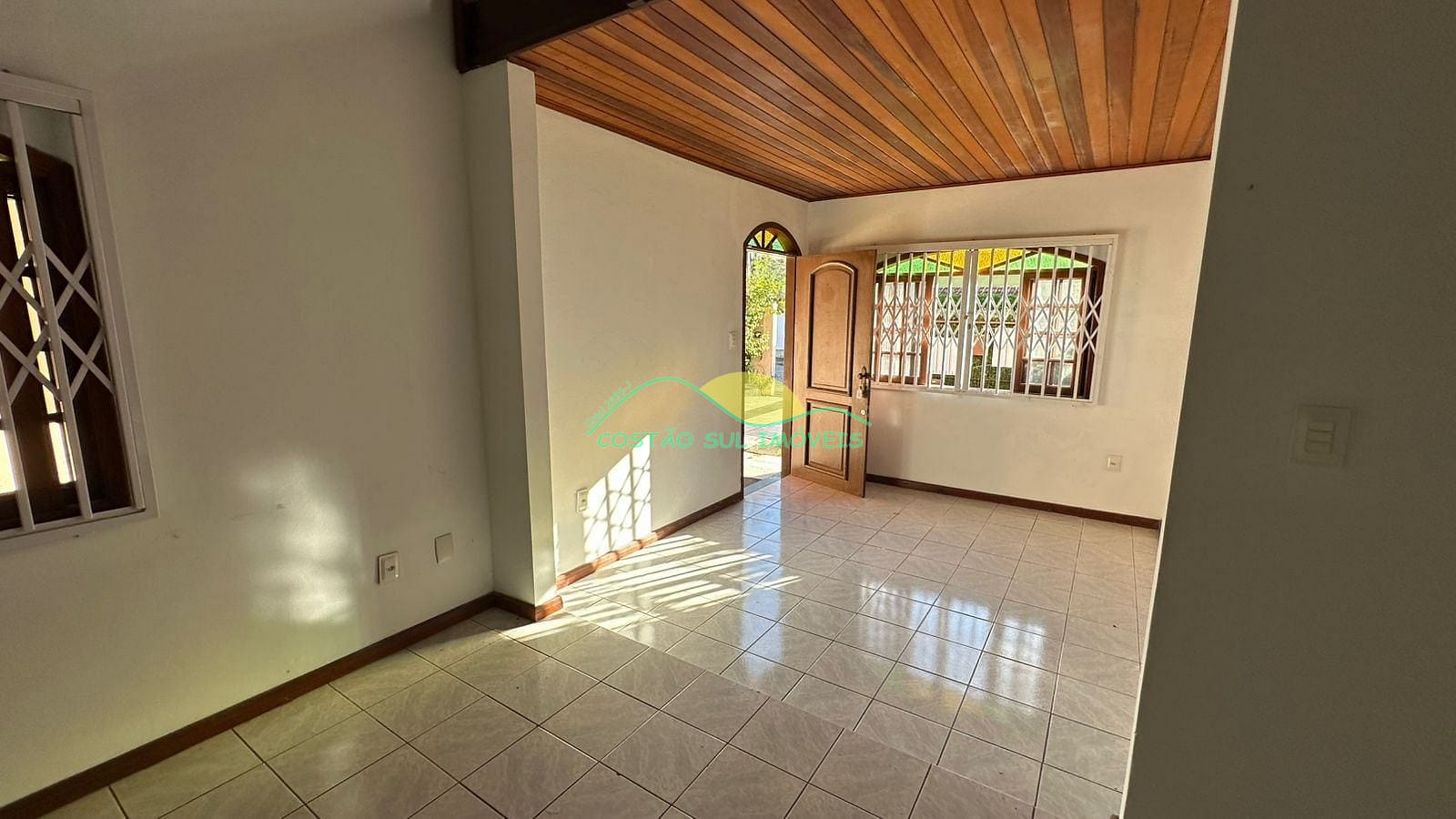 Casa à venda e aluguel com 3 quartos, 240m² - Foto 8