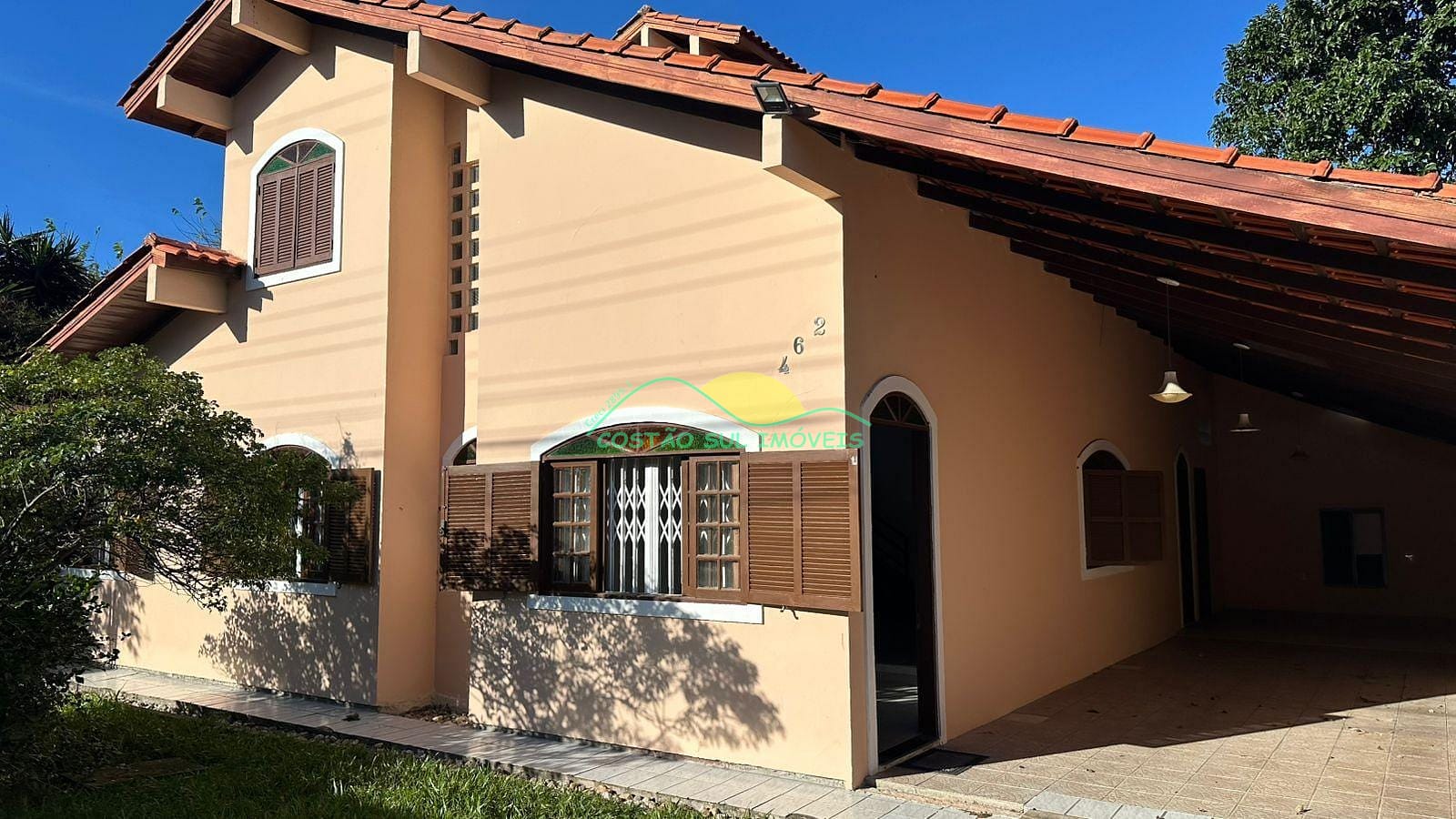 Casa à venda e aluguel com 3 quartos, 240m² - Foto 3