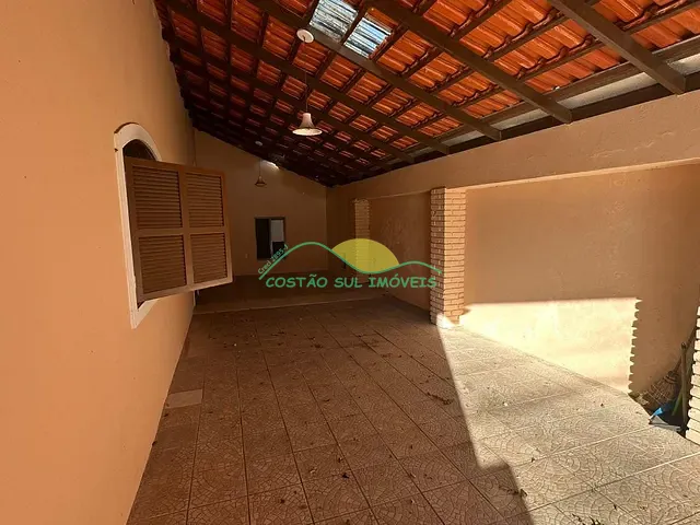 Casa com 600m² 3 quartos e 3 banheiros, à venda ou para alugar, no bairro Campeche em Florianópolis