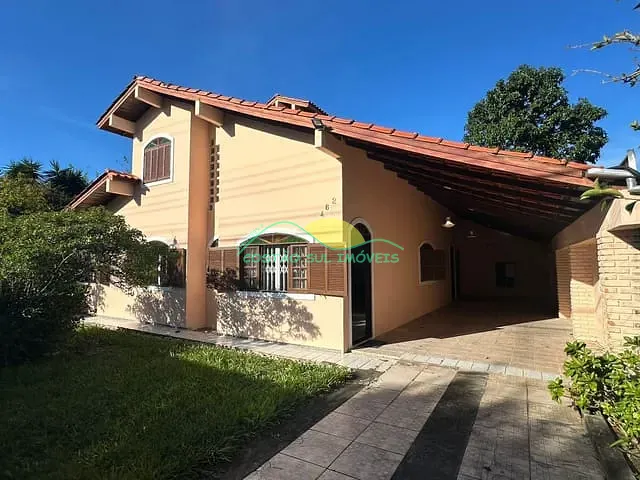 Casa com 600m² 3 quartos e 3 banheiros, à venda ou para alugar, no bairro Campeche em Florianópolis