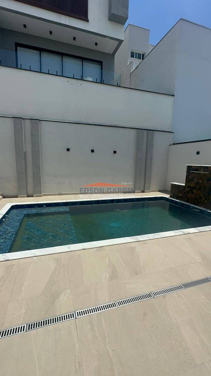 Casa, 4 quartos, 240 m² - Foto 31