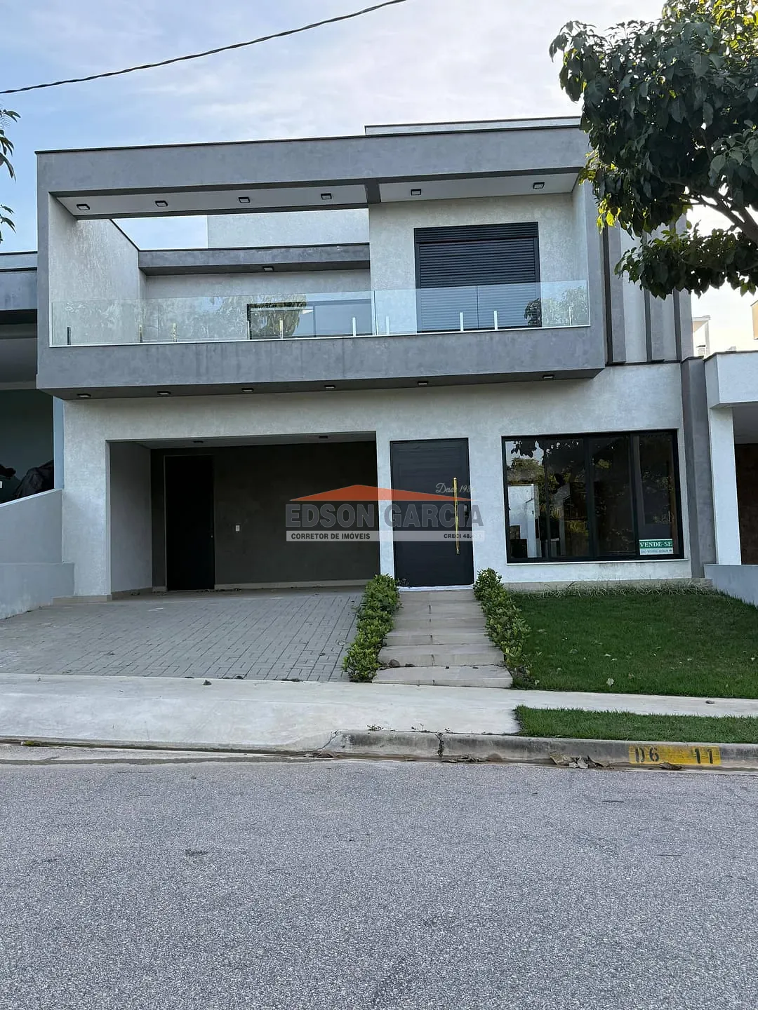 Casa, 4 quartos, 240 m² - Foto 1