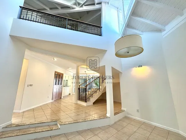 Casa 7 quartos e 5 banheiros, à venda, no bairro Jurerê Internacional em Florianópolis