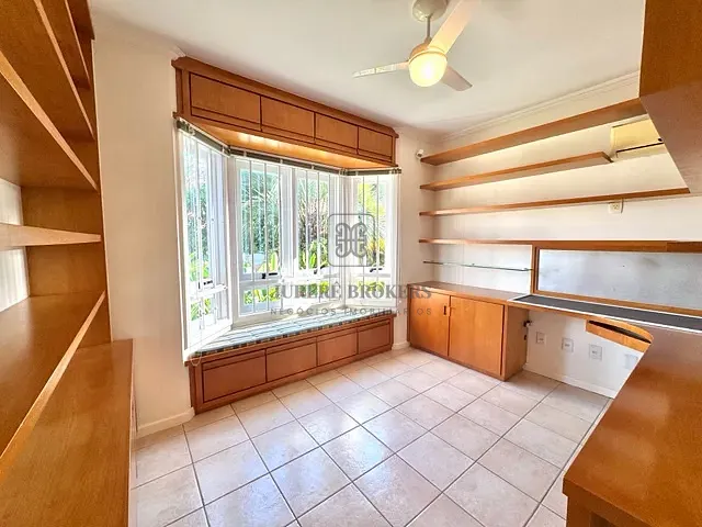 Casa 7 quartos e 5 banheiros, à venda, no bairro Jurerê Internacional em Florianópolis