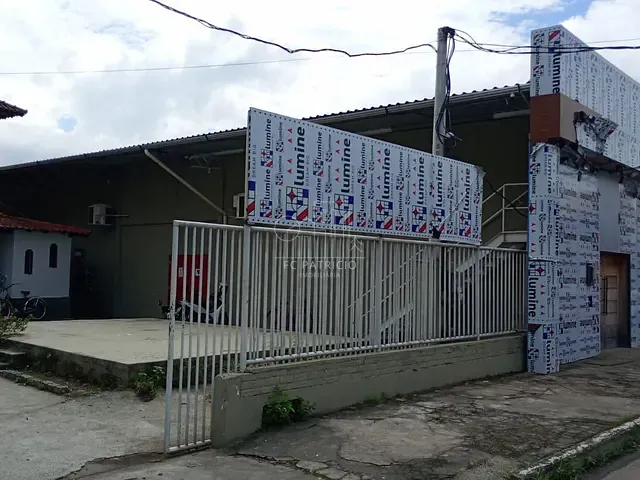 Casa com 720m² 5 quartos e 3 banheiros, à venda, no bairro Centro em Guapimirim