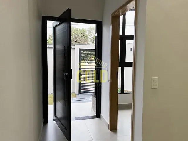 Casa com 250m² 3 quartos e 2 banheiros, à venda, no bairro Jardim Tarumã em Londrina