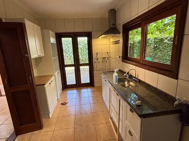 Casa 4 quartos e 2 banheiros, à venda, no bairro Jardim Caiapiá em Cotia