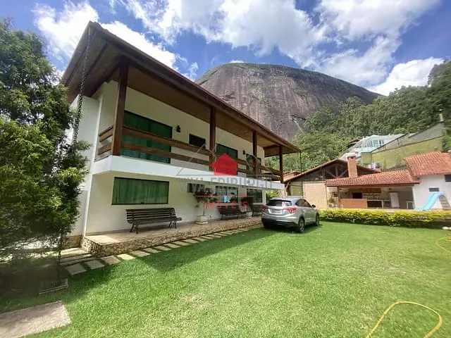 Casa com 1394m² 4 quartos e 5 banheiros, à venda, no bairro Vale dos Pinheiros em Nova Friburgo