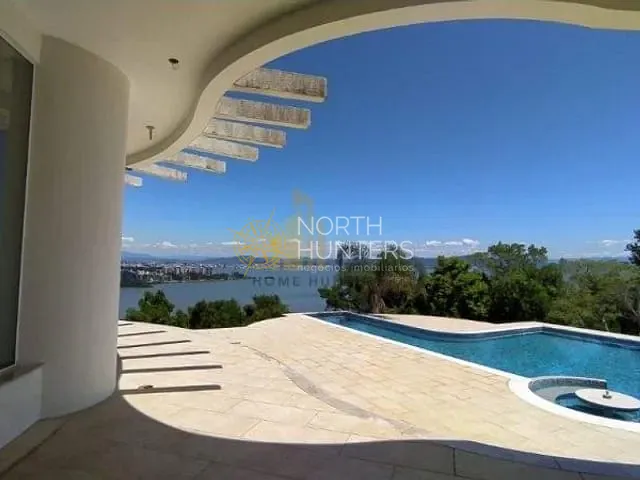 Casa com 1600m² 8 quartos e 14 banheiros, à venda, no bairro João Paulo em Florianópolis