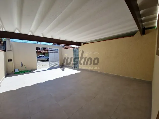 Casa com 130m² 2 quartos e 1 banheiro, à venda, no bairro Balneário Tropical em Itanhaém