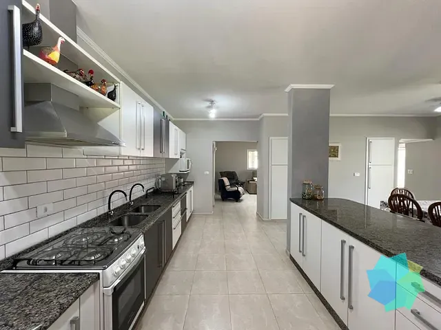 Casa com 1200m² 3 quartos e 4 banheiros, à venda, no bairro Condomínio Zuleika Jabour em Salto