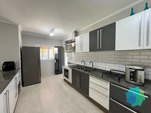 Casa com 1200m² 3 quartos e 4 banheiros, à venda, no bairro Condomínio Zuleika Jabour em Salto