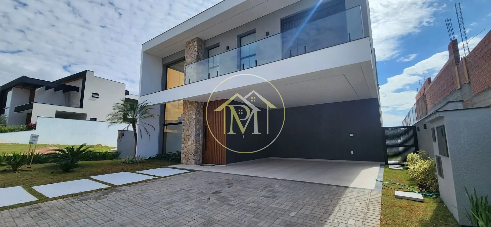 Casa, 4 quartos, 323 m² - Foto 1