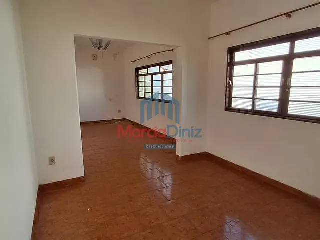 Casa com 479m² 3 quartos e 2 banheiros, à venda, no bairro Centro em Ituverava