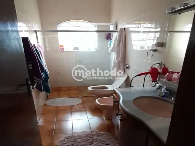Casa com 382m² 3 quartos e 2 banheiros, à venda, no bairro Vila Manoel Ferreira em Campinas
