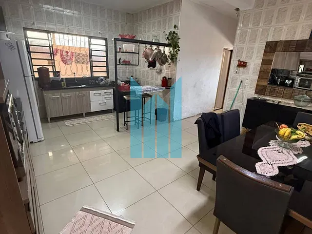 Casa com 208m² 4 quartos e 1 banheiro, à venda, no bairro Parque São Sebastião em Poços de Caldas