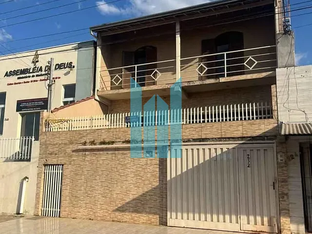 Casa com 208m² 4 quartos e 1 banheiro, à venda, no bairro Parque São Sebastião em Poços de Caldas
