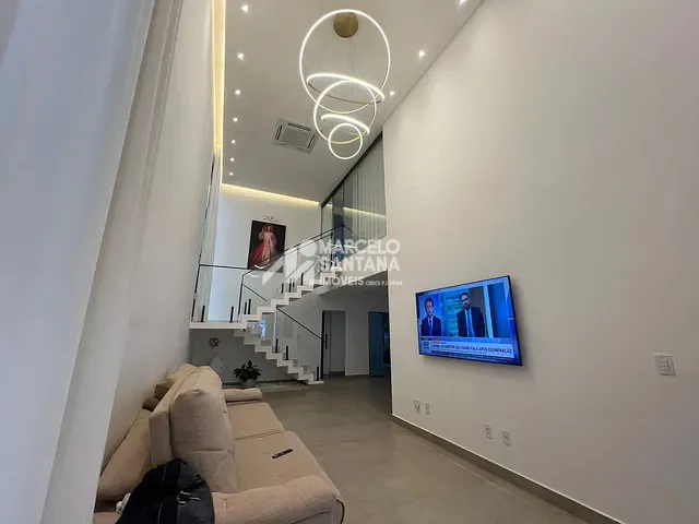 Casa com 375m² 5 quartos e 1 banheiro, à venda, no bairro Universidade em Vitória da Conquista