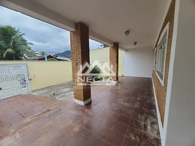 Casa com 232m² 5 quartos e 3 banheiros, à venda, no bairro Centro em Caraguatatuba
