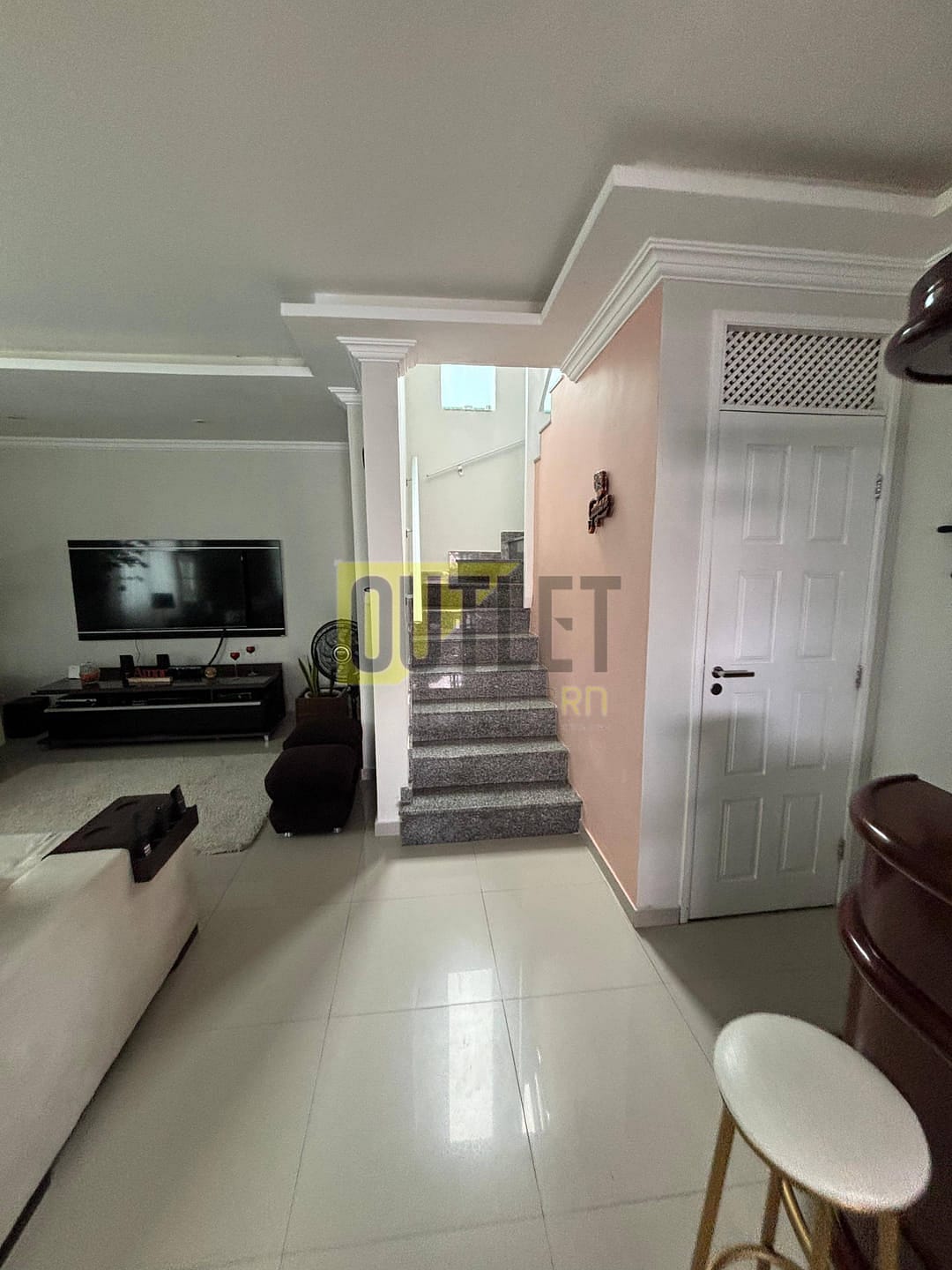 Casa à venda com 3 quartos, 230m² - Foto 2