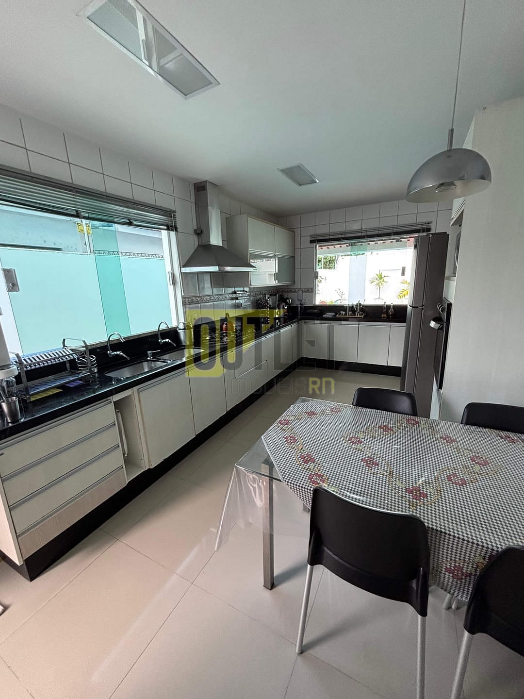 Casa à venda com 3 quartos, 230m² - Foto 24