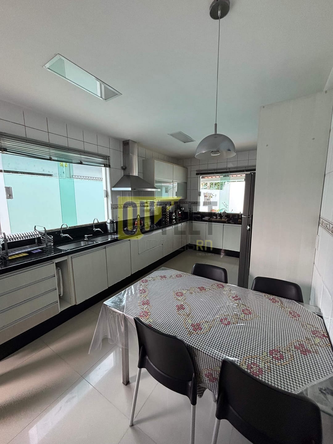 Casa à venda com 3 quartos, 230m² - Foto 28
