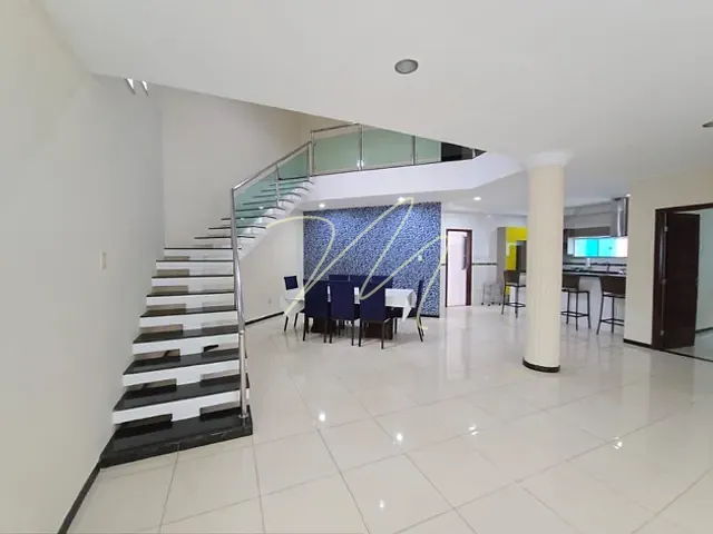 Casa 5 quartos e 5 banheiros, à venda, no bairro Nossa Senhora da Vitória em Ilhéus