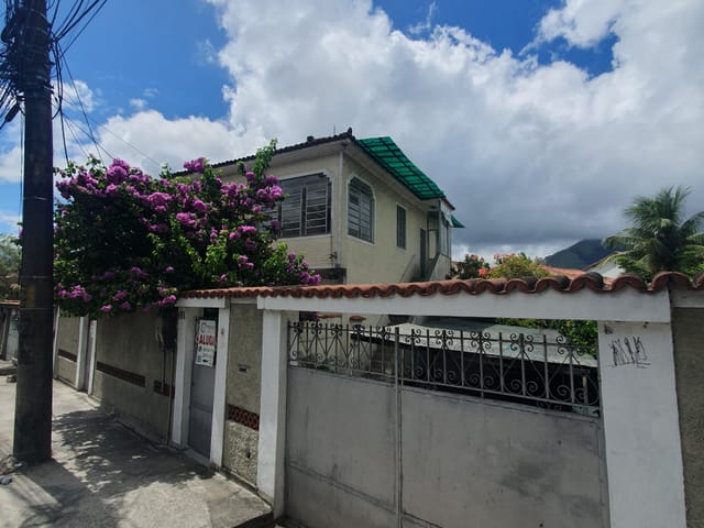Casa 2 quartos e 1 banheiro, para alugar, no bairro Campo Grande em Rio de Janeiro