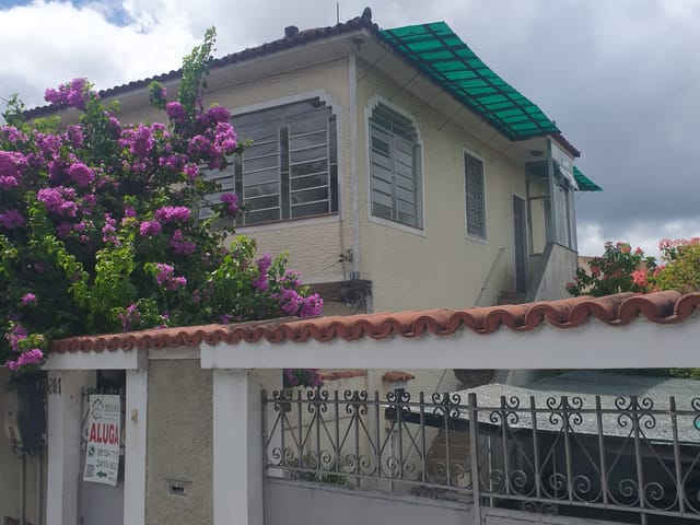 Casa 2 quartos e 1 banheiro, para alugar, no bairro Campo Grande em Rio de Janeiro