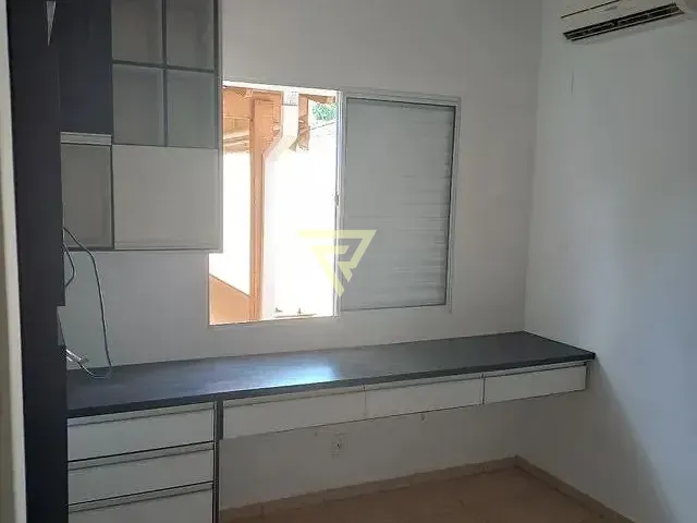 Casa com 356m² 3 quartos e 2 banheiros, à venda, no bairro Residencial Jequitibá em Ribeirão Preto