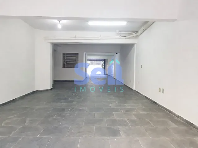 Casa com 278m², para alugar, no bairro Sumaré em São Paulo