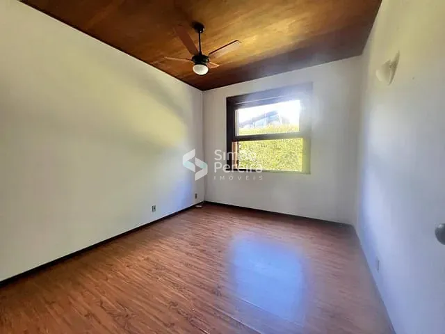 Casa com 2880m² 4 quartos e 3 banheiros, à venda, no bairro Corrêas em Petrópolis