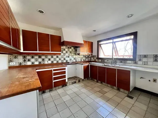 Casa com 2880m² 4 quartos e 3 banheiros, à venda, no bairro Corrêas em Petrópolis