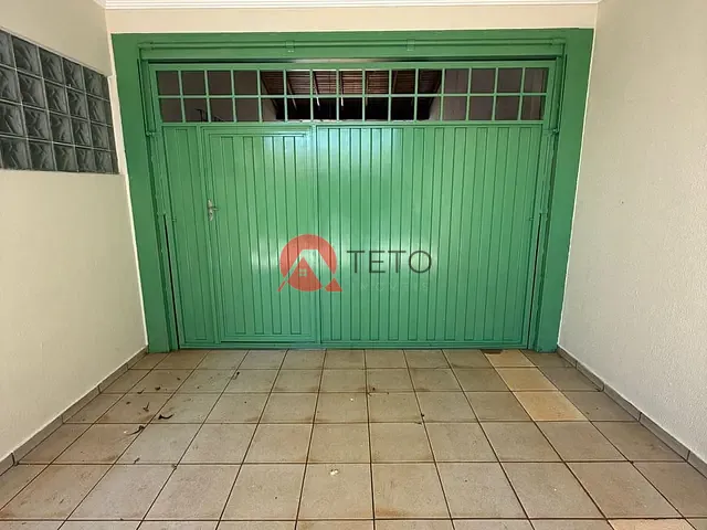 Casa com 300m² 3 quartos e 4 banheiros, para alugar, no bairro Jardim Guaporé em Maringá