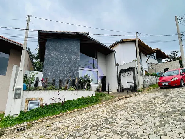 Casa 4 quartos e 4 banheiros, à venda ou para alugar, no bairro Mato Dentro em Mairiporã