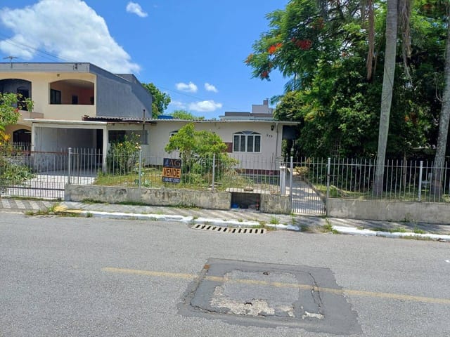Casa 3 quartos e 3 banheiros, à venda, no bairro Cordeiros em Itajaí