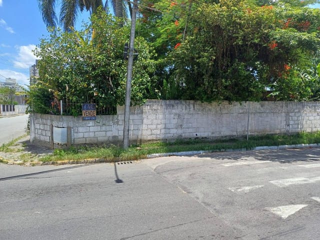 Casa 3 quartos e 3 banheiros, à venda, no bairro Cordeiros em Itajaí