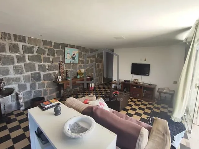 Casa com 550m² 3 quartos e 2 banheiros, à venda, no bairro Jaburuna em Vila Velha