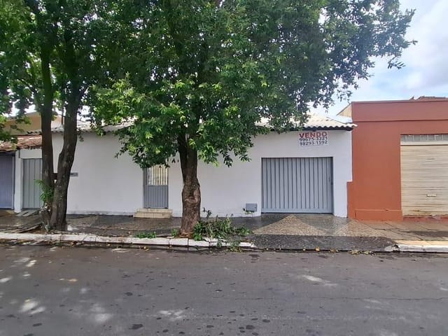 Casa 4 quartos e 1 banheiro, à venda, no bairro Setor dos Funcionários em Goiânia
