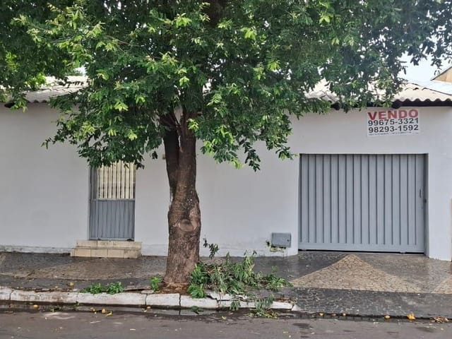 Casa 4 quartos e 1 banheiro, à venda, no bairro Setor dos Funcionários em Goiânia
