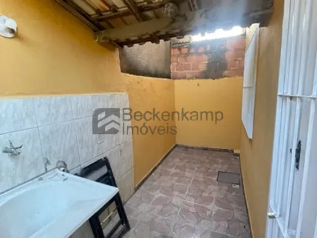 Casa 2 quartos e 2 banheiros, para alugar, no bairro Retiro em Volta Redonda