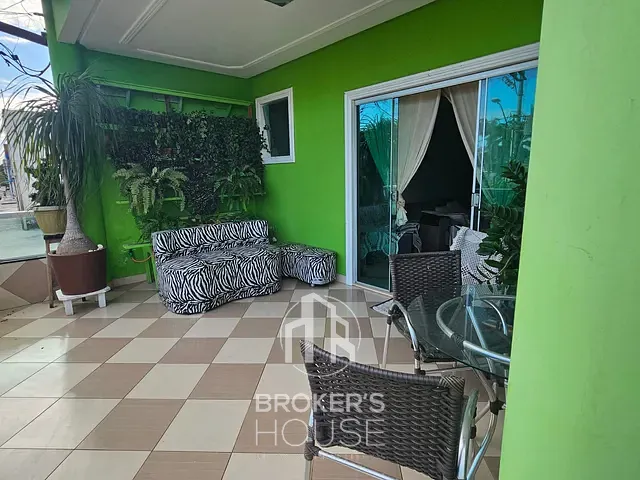 Casa com 360m² 5 quartos e 6 banheiros, à venda, no bairro Parque Jacaraípe em Serra