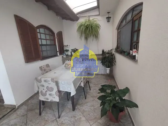 Casa com 246m² 3 quartos e 2 banheiros, à venda, no bairro Umuarama em Osasco