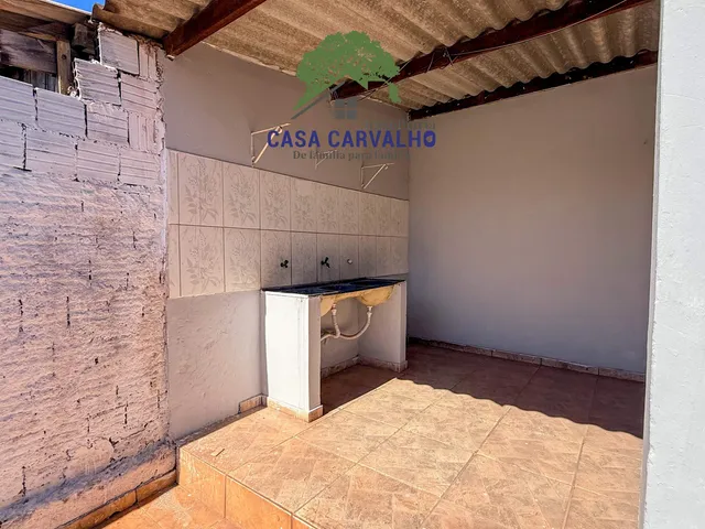 Casa 4 quartos e 2 banheiros, para alugar, no bairro Almirante tamandare/COAB em Ladário