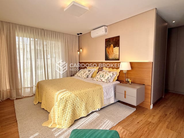 Casa com 576m² 4 quartos e 6 banheiros, à venda, no bairro Alphaville em Santana de Parnaíba