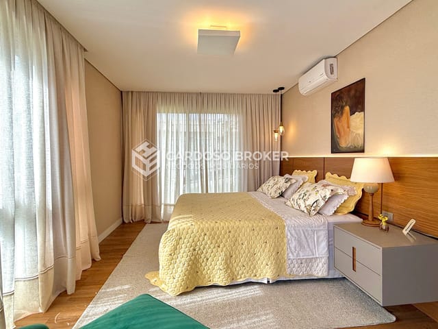 Casa com 576m² 4 quartos e 6 banheiros, à venda, no bairro Alphaville em Santana de Parnaíba