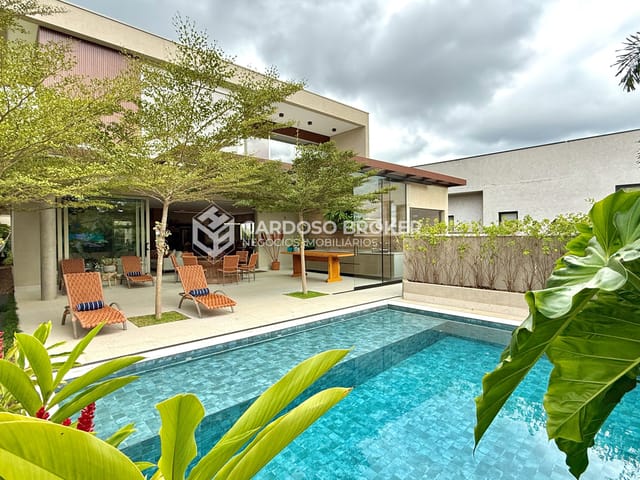 Casa com 576m² 4 quartos e 6 banheiros, à venda, no bairro Alphaville em Santana de Parnaíba