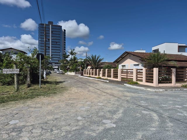 Casa com 504m² 3 quartos e 2 banheiros, à venda, no bairro Centro em Penha