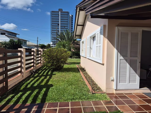 Casa com 504m² 3 quartos e 2 banheiros, à venda, no bairro Centro em Penha